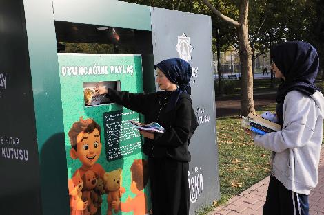  OYUNCAK VE KİTAP PAYLAŞIM KUMBARALARI HİZMETE SUNULDU